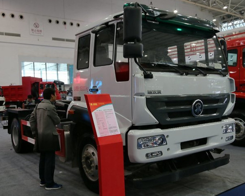 Minisinotruk STEYR Zes de Vrachtwagen4x2 50km/H Maximum Drijfsnelheid van de Wiel Op zwaar werk berekende Stortplaats