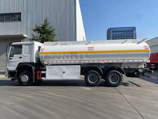 de Tankervrachtwagen 371hp LHD van 6x4 20000L Sinotruk Howo het Drijven
