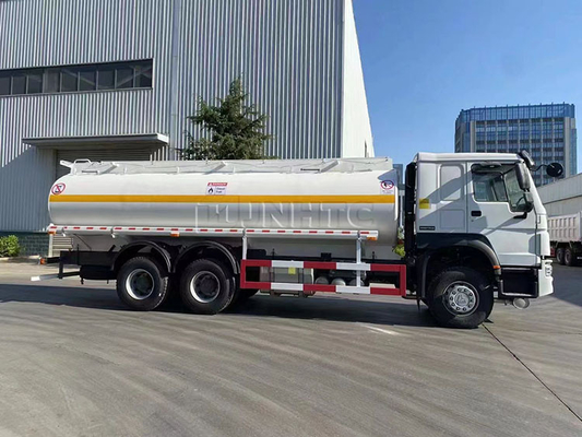 de Tankervrachtwagen 371hp LHD van 6x4 20000L Sinotruk Howo het Drijven