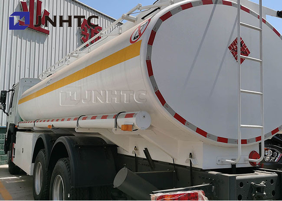 De Brandstoftankwagen 6x4 20000l van Sinotrukhowo 25000 Liter