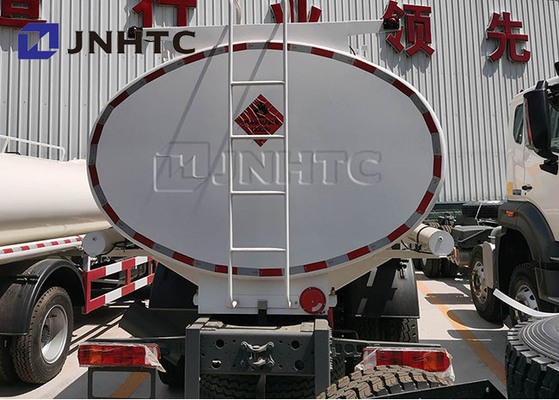 De Brandstoftankwagen 6x4 20000l van Sinotrukhowo 25000 Liter