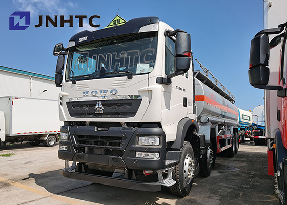 De Tankwagenscapaciteit van de Sinotrukhowo 8X4 Stookolie 25000 Liter