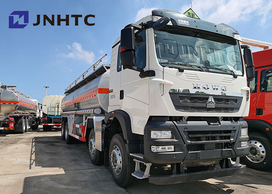 De Tankwagenscapaciteit van de Sinotrukhowo 8X4 Stookolie 25000 Liter