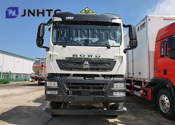 De Tankwagenscapaciteit van de Sinotrukhowo 8X4 Stookolie 25000 Liter