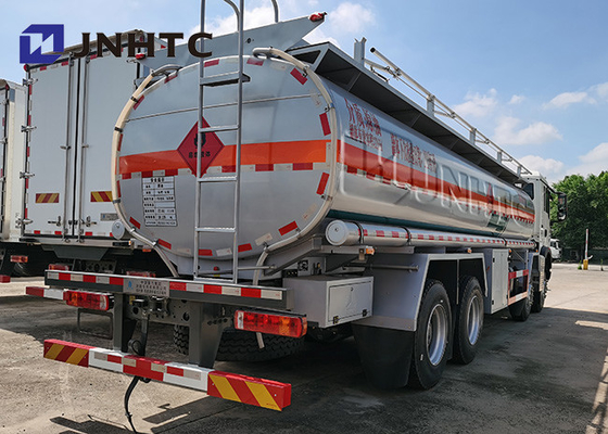 De Tankwagenscapaciteit van de Sinotrukhowo 8X4 Stookolie 25000 Liter