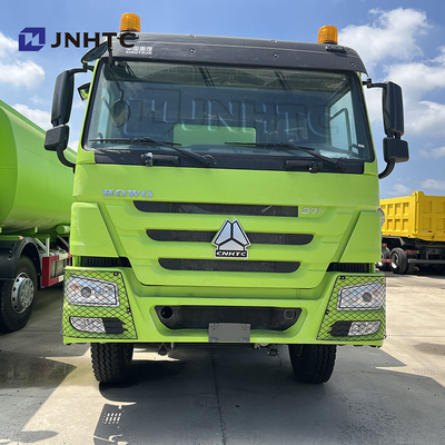 Sinotruck HOWO 371HP Heavy Fuel Tankers Truck 8X4 20000L