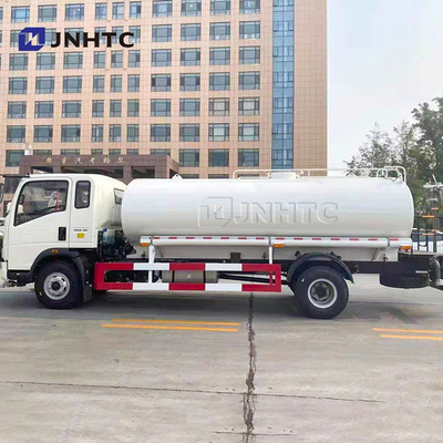 Van het de Vrachtwagen4x2 Water van de Sinotruckhowo Lichte 1000l Sproeier de Vrachtwagentank