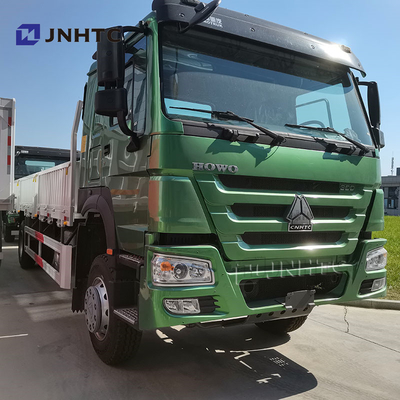 Lichte linksafrijder Howo vrachtwagen 4x2 6 wielen 300 pk
