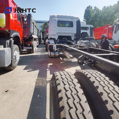 Shacman L3000 zware vrachtwagen chassis 4x2 210 pk 6 wielen chassis