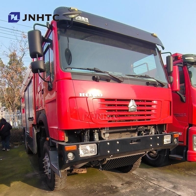 HOWO 4*4 Brandweertruck HOWO 5000L Waterfoom Tanker Brandweertruck Mini Brandweertruck