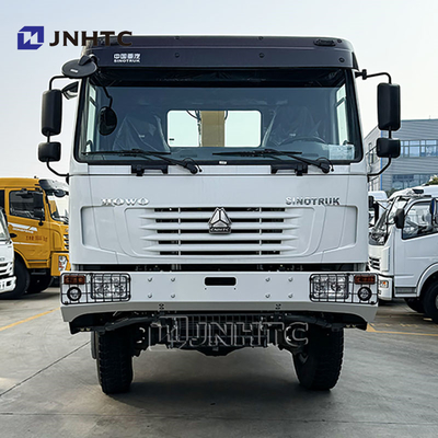 SINOTRUK HOWO Diesel vrachtwagen 4x4 6 wiel chassis met kraan lage prijs