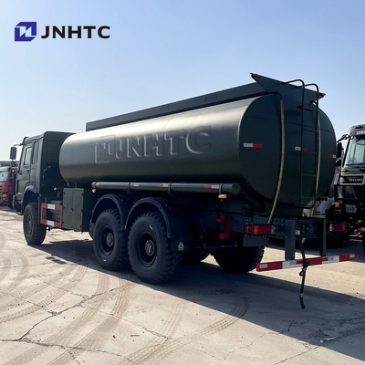 Hot Sinotruk Howo Oil Tank Truck 6x6 All Drive LHD Diesel Fuel Oil Tank Truck te koop