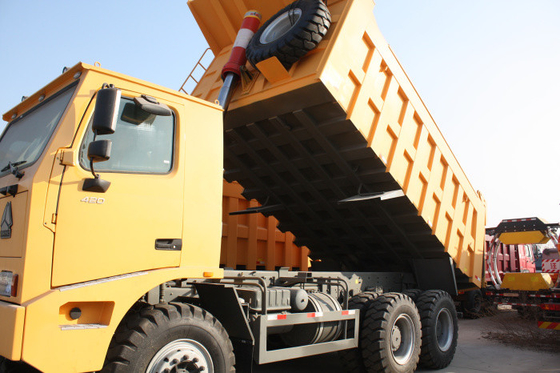 70 Ton HOWO-van de de Stortplaatsvrachtwagen 371HP van de Mijnbouwkipper van de het Staallading Lichaams het Met hoge weerstand