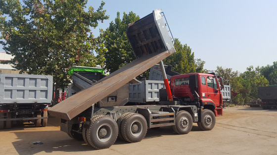 8×4 op zwaar werk berekende Stortplaatsvrachtwagen/de Stortplaatsvrachtwagen van Sinotruk Howo voor het Flatbed en Hyva-Opheffen
