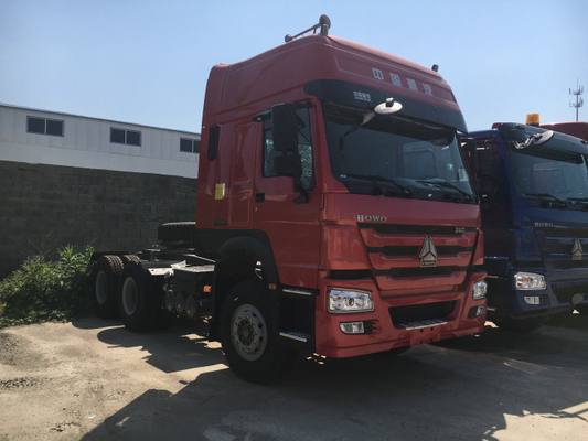 eerste de Tractor van de Cabinesinotruk Howo7 van 371hp HW79 - verhuizersvrachtwagen met 2 Dwarsbalken