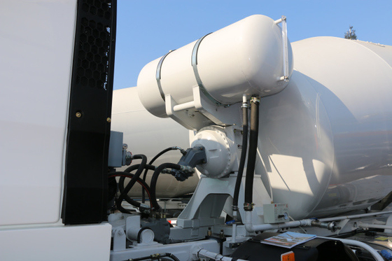 De Vrachtwagen van de het Cementmixer van het Sinotrukhowo7 Merk 4 M3 voor Concrete het Groeperen Installatie