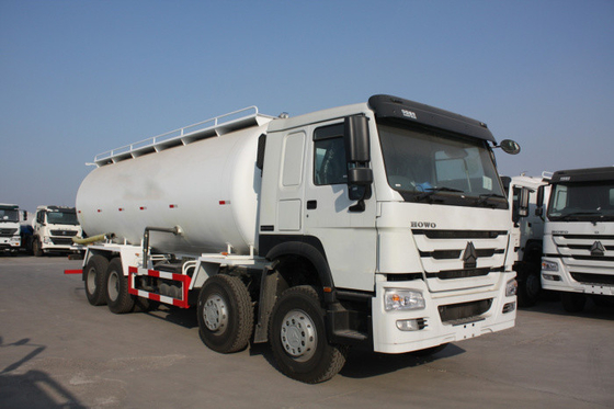 Howo 12 Wielen8x4 Bulktankwagen 36m3-45m3 voor Poeder Materiële Vervoer