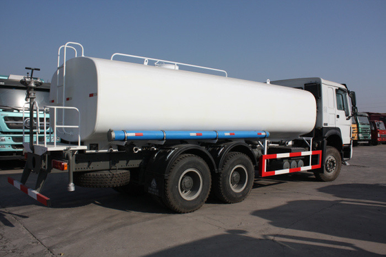 De Brandstoftankwagen met lange levensuur 20M3 20000L 6x4 van Sinotruk Howo7 met Pomp en Pijpen