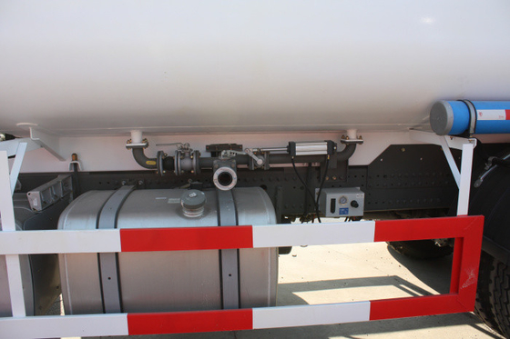 10 wielen 336hp het Bewijs van het de Vrachtwagenweer van het 5000 Gallonwater met 60m ³ /H Stromend Tarief