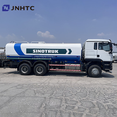 HOWO TX 20000 liter water tank truck met water spray sprinkler voor straat schoonmaak sprinkler truck