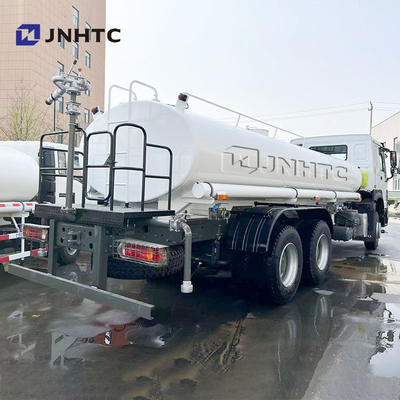 Goedkope prijs Sprinkler Tank Truck HOWO Water Tank Trucks 6X4 400HP Voor het drinken van water Depot verzending