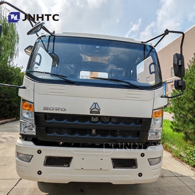 HOWO Kraanwagen met 4X2 6 wielen Kraan 5 ton vrachtwagen met 12 ton vouwkraan
