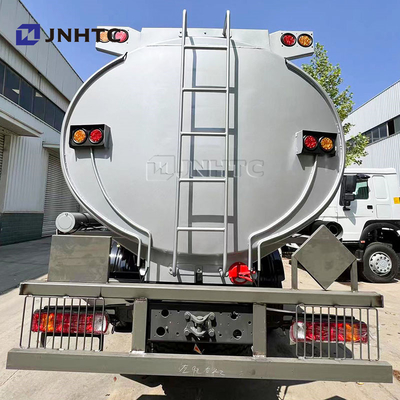 Sinotruk Howo Oil Tank Truck 6X4 400HP LHD Diesel Fuel Oil Tank Truck Goede prijs