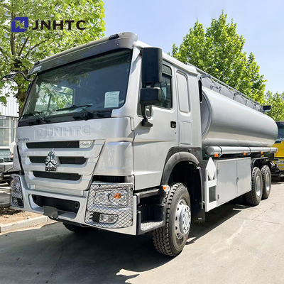 Sinotruk Howo Oil Tank Truck 6X4 400HP LHD Diesel Fuel Oil Tank Truck Goede prijs