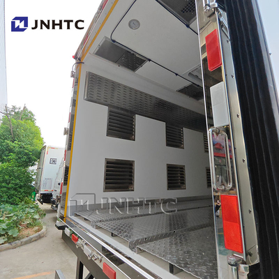 HOWO 4X2 Lichte Baby Chicken Transport Truck Kleine kippenlevervoertuig Te koop