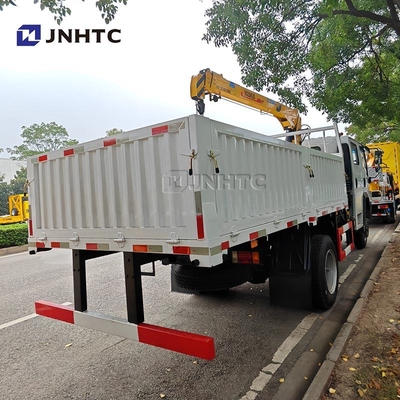 HOWO Kraan Truck 4X2 6 wielen Kraan 5 ton vrachtwagen met 12 ton rechte arm kraan Truck