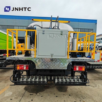 HOWO Asfaltspuitmachine Trucks 4X2 160HP Intelligente bitumenverspreider te koop