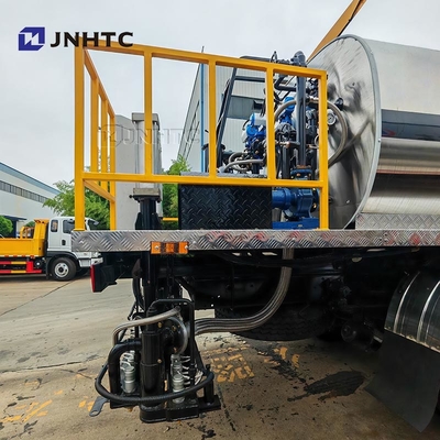 HOWO Asfaltspuitmachine Trucks 4X2 160HP Intelligente bitumenverspreider te koop