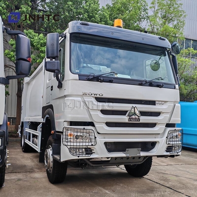 HOWO vuilniswagen Compactor 4x2 Euro 2 Afvalverwijdering Vuilniswagen Achterlader Truck Groen Diesel Model Nieuw