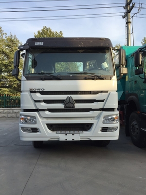 Zware Eerste - de Tank van de het wiel336hp 400L Brandstof van Sinotruk Howo 4x2 6 van de verhuizersvrachtwagen