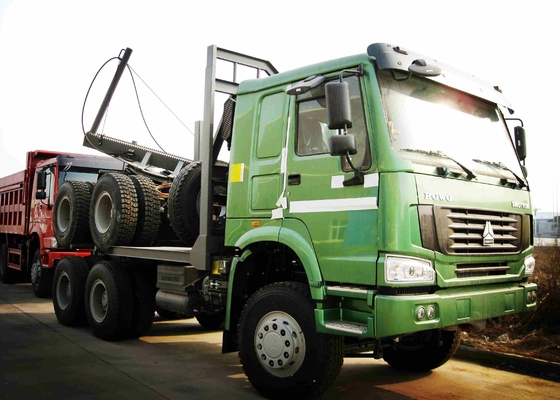 Het rechtse Drijf van de het Logboekdrager van 6*6 400l Merk van de Vrachtwagensinotruk Howo met Om het even welke Kleur