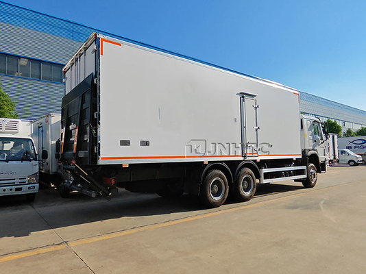 Nieuwe Sinotruk 20 ton koeltruck met hydraulische staartplaat