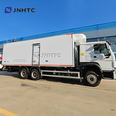 Nieuwe Sinotruk 20 ton koeltruck met hydraulische staartplaat