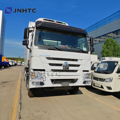 Nieuwe Sinotruk 20 ton koeltruck met hydraulische staartplaat