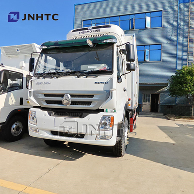 Hot Sale HOWO 6 wielen 4x2 kleine handmatige vriezer Truck koelcontainer Truck