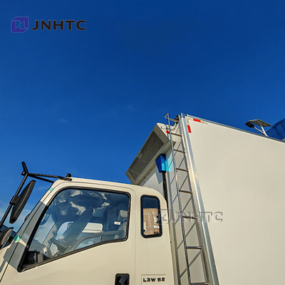 Nieuwe en gebruikte 10 ton rechtsturing HOWO 5 graad 140 pk bevroren vracht koeltruck