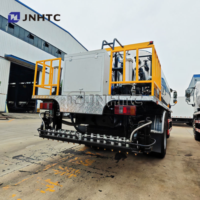 Warmgeemulgeerde HOWO 7000 liter Asfaltverdeler Truck Spreader Bitumen Spraying Truck
