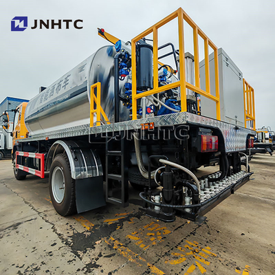 Warmgeemulgeerde HOWO 7000 liter Asfaltverdeler Truck Spreader Bitumen Spraying Truck