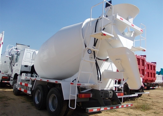 Op zwaar werk berekende de Stortplaatsvrachtwagen van HOWO, Vrachtwagen 10 van de Cementmixer Tank van de Wielen de Euro 2 400L Brandstof