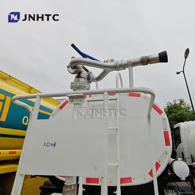 Nieuwe HOWO Lichte watertruck 4x2 5000 liter 5 ton watertransport tanktruck prijs