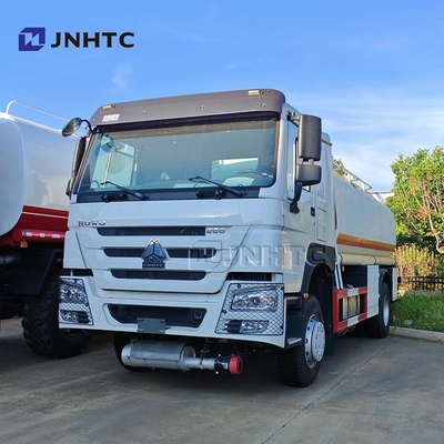 Howo Olie Tanker Trucks 4X2 266HP 30000 liter Brandstof Transport Brandstof Tanker Trucks