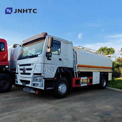 Howo Olie Tanker Trucks 4X2 266HP 30000 liter Brandstof Transport Brandstof Tanker Trucks