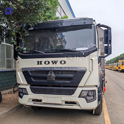 HOWO wegveegtruck 4X2 gemonteerde wegzoutverspreider sneeuwreinigingtruck