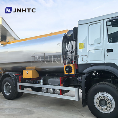 Nieuwe Sinotruk Howo 6 wielen brandstoftankwagen 10000 liter olie tank met professioneel aanpassen