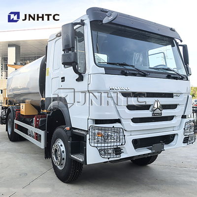 Nieuwe Sinotruk Howo 6 wielen brandstoftankwagen 10000 liter olie tank met professioneel aanpassen