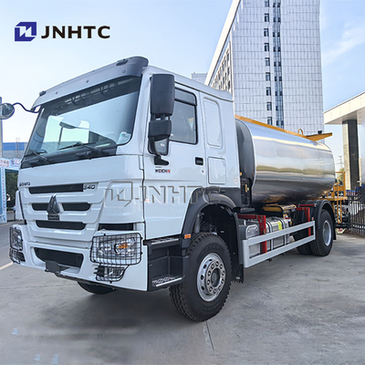 Nieuwe Sinotruk Howo 6 wielen brandstoftankwagen 10000 liter olie tank met professioneel aanpassen